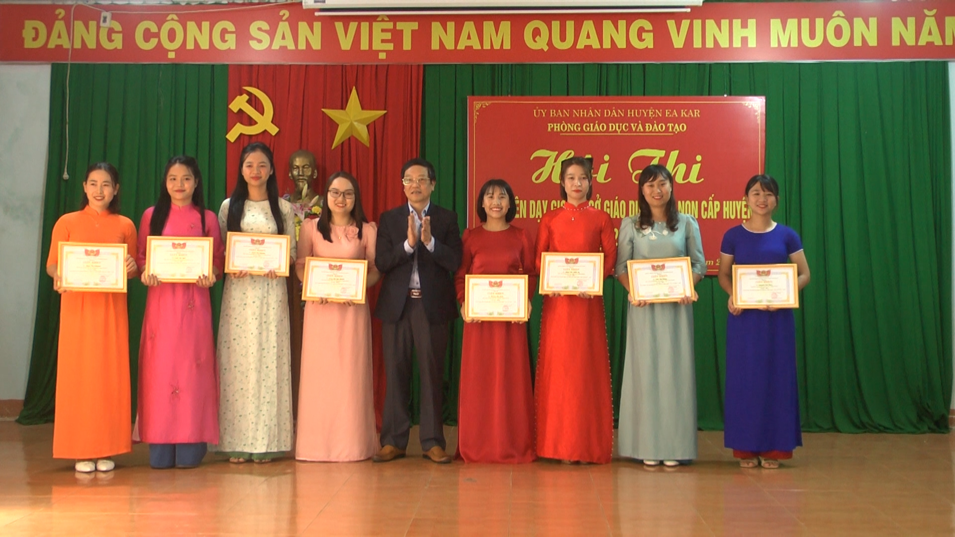 giải nhất nhì
